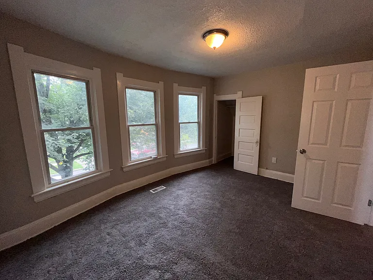 311 Hanover St — Photo 12