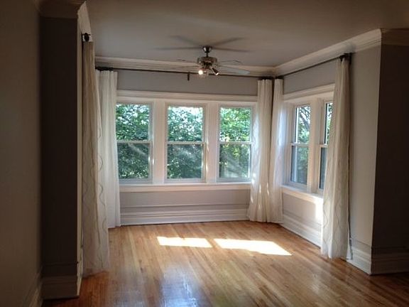2nd image of 1528 W Thome Ave APT 2