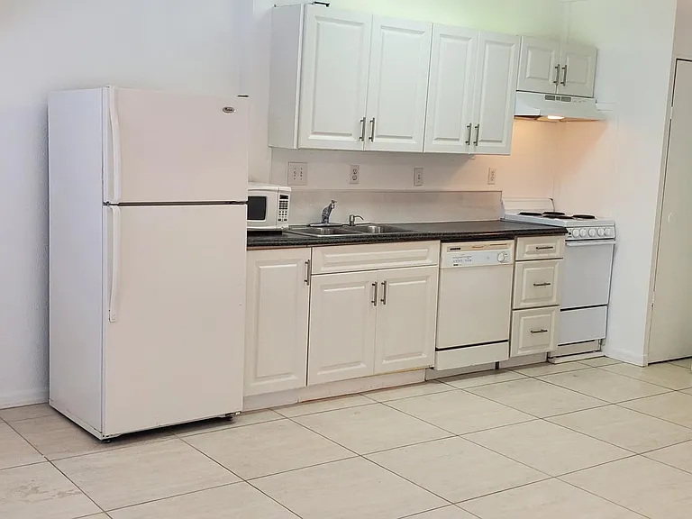 3911 W Morrison Ave #1 — Photo 8