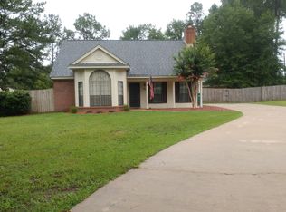 2637 Lakeview Cir, Millbrook, AL 36054