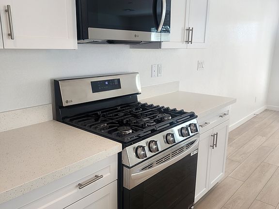3rd image of 531 Bellum Dr