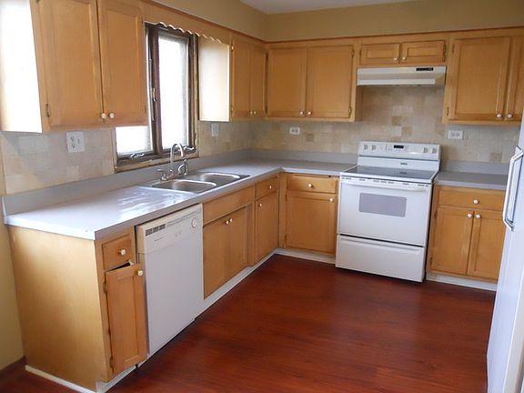 4th image of 8612 W 95th Pl APT 304
