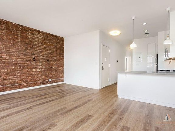3rd image of 233 W 137th St APT 5