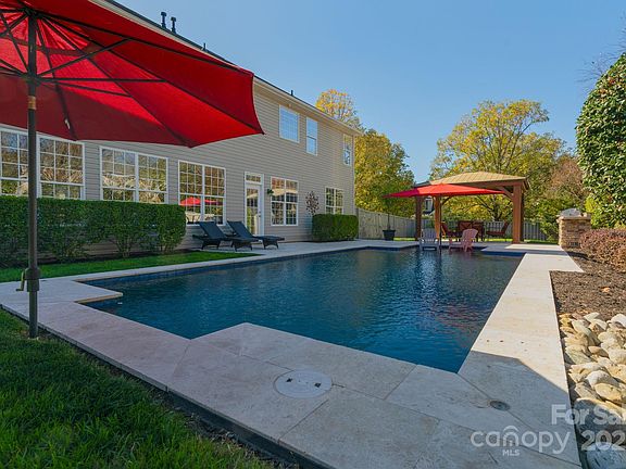 2nd image of 2520 Harlington Ln