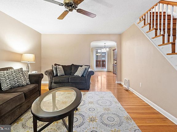 4th image of 2446 Stoneybrook Ln