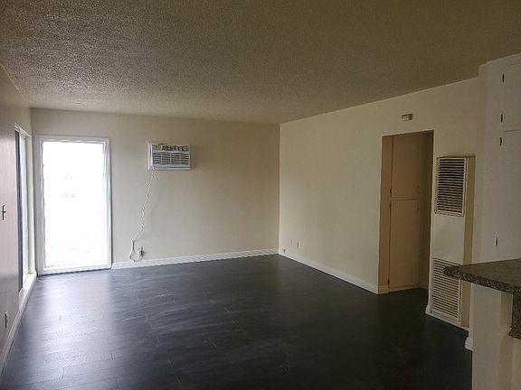 3rd image of 6615 Lash Ln