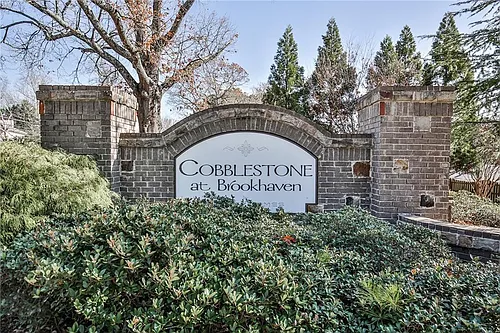 1934 Cobblestone Cir NE Photo 1