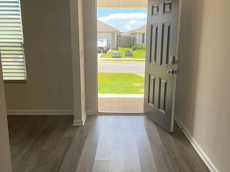 5241 Peach Dr — Photo 2