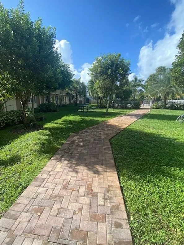 2 bed, 800 sqft, $1,995 — Photo 3