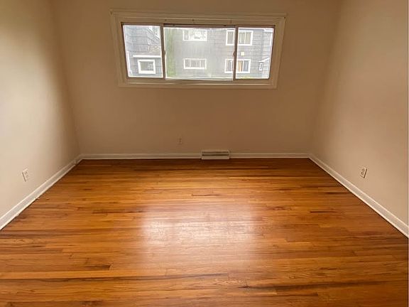 2nd image of 142-156 Ballantyne Rd #1
