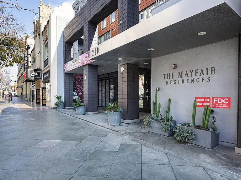 Mayfair Residences — Photo 3
