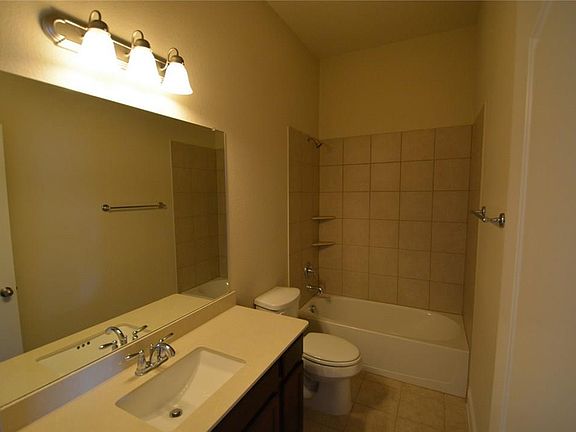 5th image of 1708 Jessie Ln