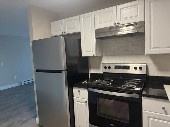 23 Hemans St, Worcester, MA 01605