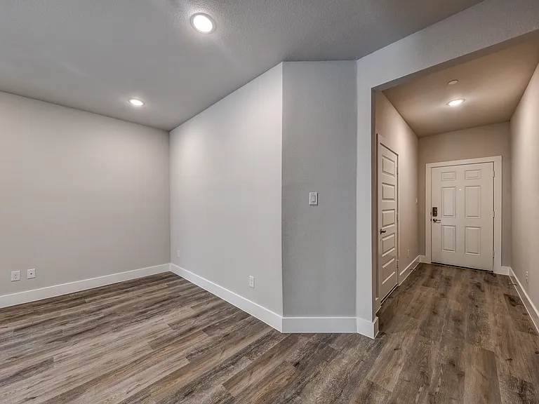 1218 Chestnut Ct E — Photo 8
