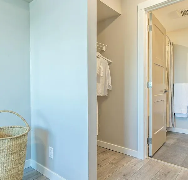 2036 Island Hwy S — Photo 14