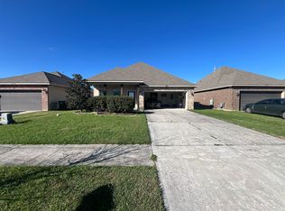 42516 Baystone Ave, Prairieville, LA 70769