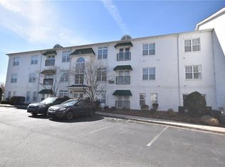 104 Sunset Cir UNIT 204, Greensboro, NC 27408