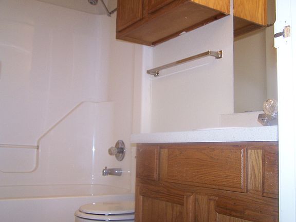 5th image of 306 W 31st St