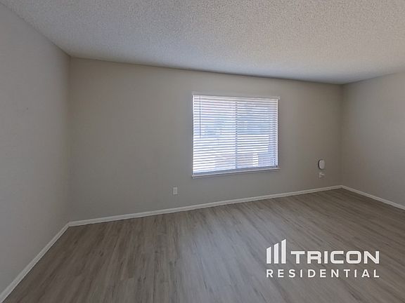 4th image of 1628 E Saint Anne Ave