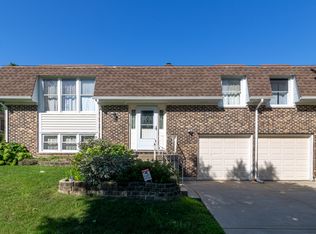 702 Arizona Pass, Elk Grove Village, IL 60007