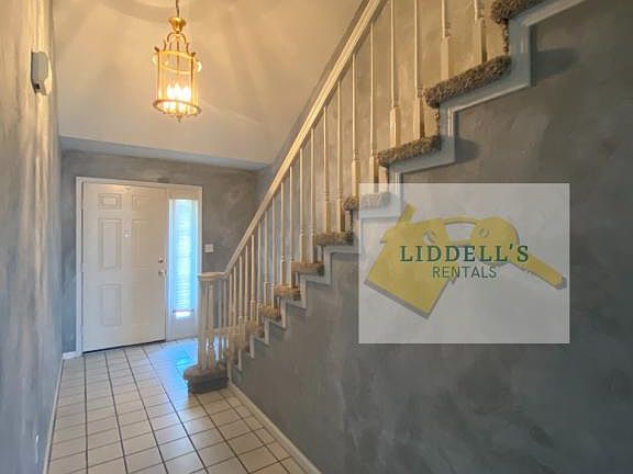 3rd image of 915 Linwood Dr #3