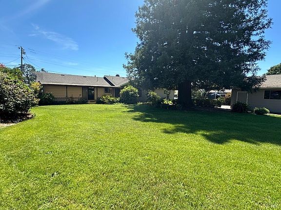 4th image of 2315 Oak Knoll Drive