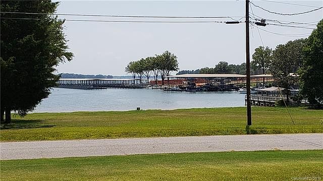 2nd image of 131 Surfside Ln