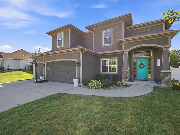 2nd image of 16110 Kentucky View Dr