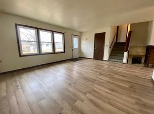 3257 Sandy Dr NE, Solon, IA 52333