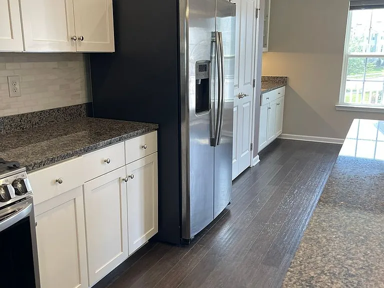 331 S Parkway Dr — Photo 39