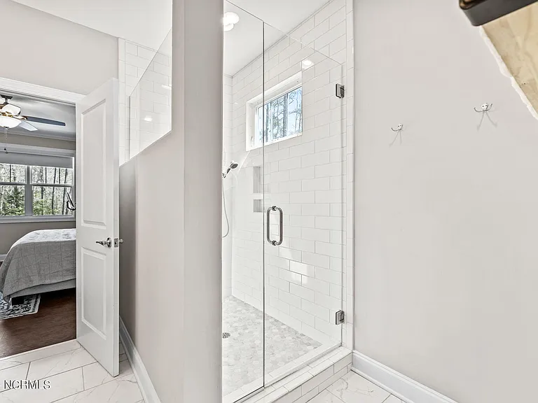 182 Lakeview Dr — Photo 37