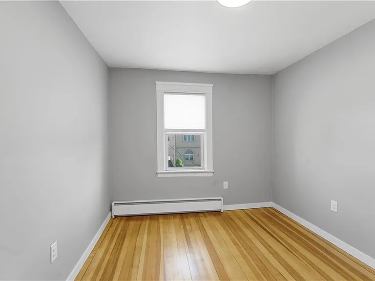 33 Laura St #2 — Photo 27