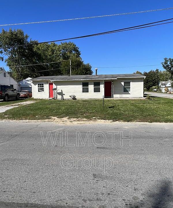 1st image of 4648 E 32nd St