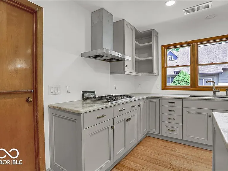 760 W Pine St — Photo 18