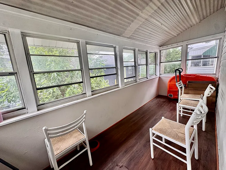36 Simpson Ave #2 — Photo 12