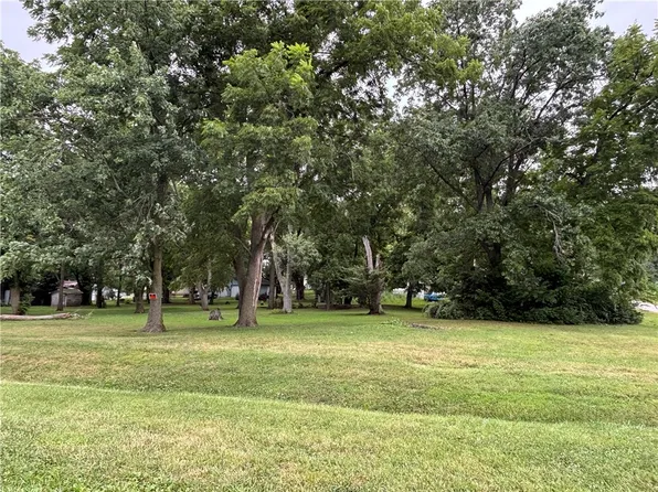 304 E Filmore St, Tower Hill, IL 62571