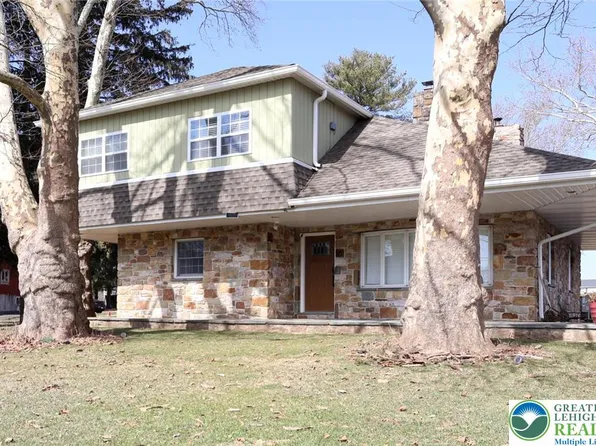 8297 Mertztown Rd, Alburtis, PA 18011