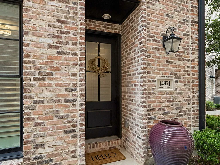 14971 Oak St — Photo 3