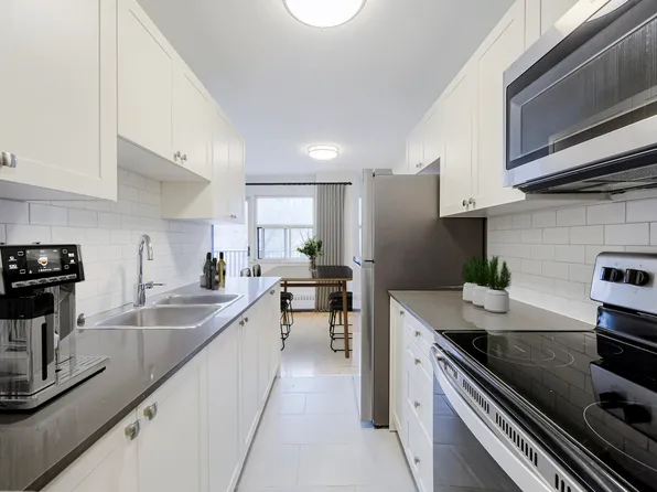 250 Lena Cres, Cambridge, ON N1R 8R4