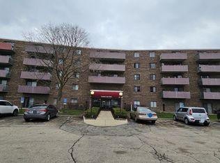 1460 Fairlane Dr APT 329, Schaumburg, IL 60193