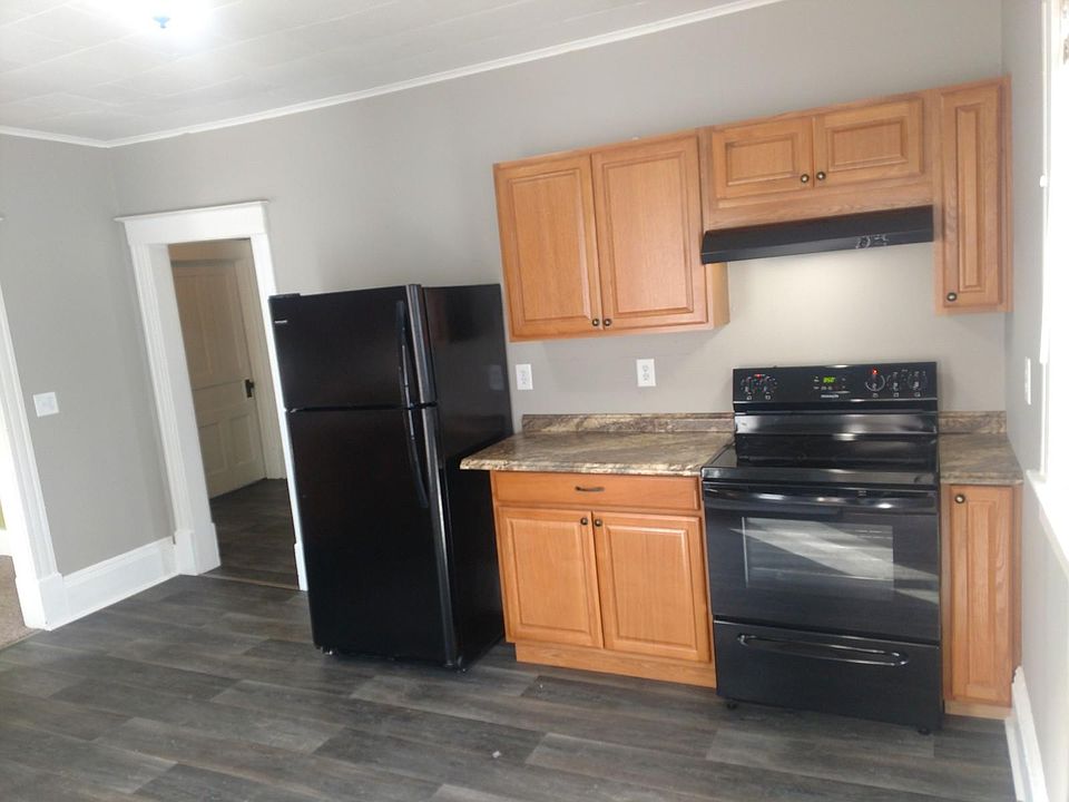 2nd image of 14 N Main St #3
