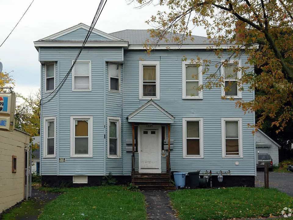 1225 Butternut St #4