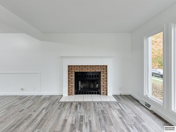 5th image of 2611 N 112th Ave