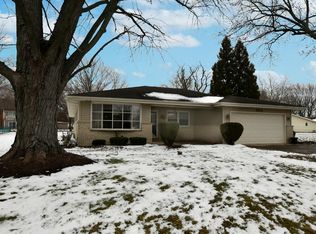 304 Robin Hill Dr, Shorewood, IL 60404