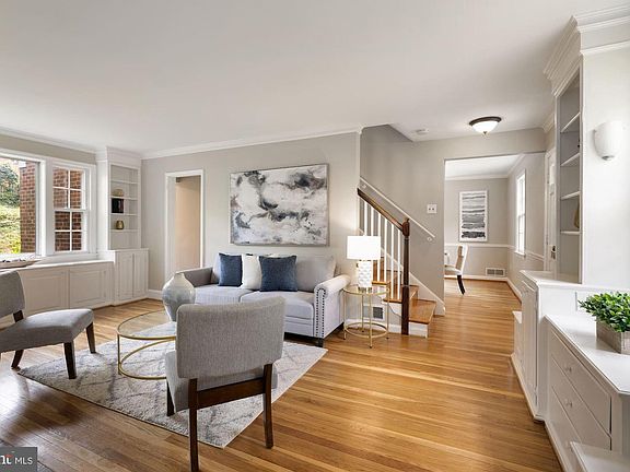 5th image of 3009 Parkway