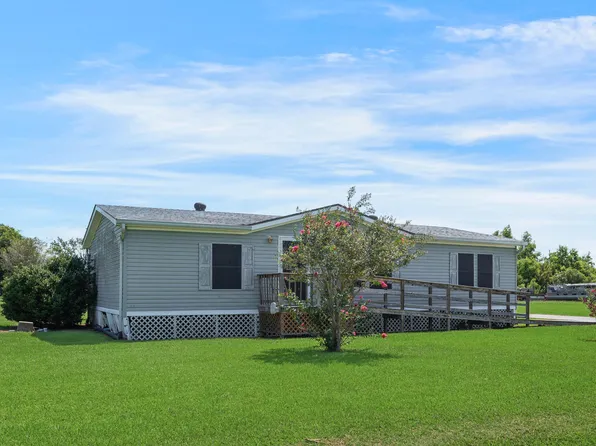 1038 Gaston Dr, Breaux Bridge, LA 70517
