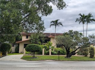 10300 NW 130th St, Hialeah Gardens, FL 33018