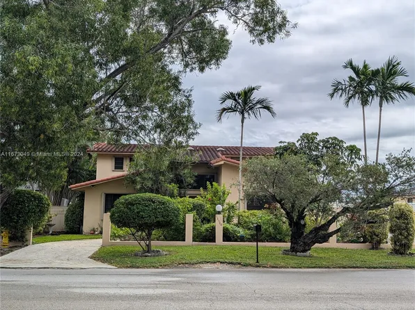 10300 NW 130th St, Hialeah Gardens, FL 33018