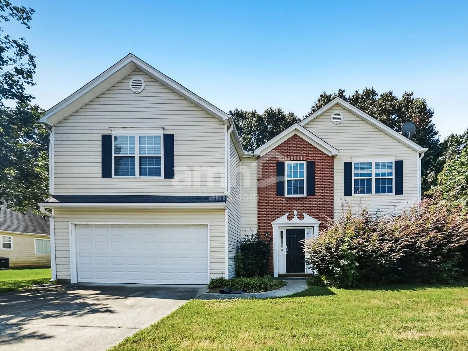 3 bed, 2.5 bath, 2312 sqft, $2,310 — Photo 1