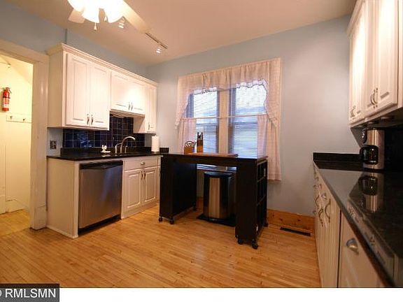 3rd image of 2303 30th Ave S